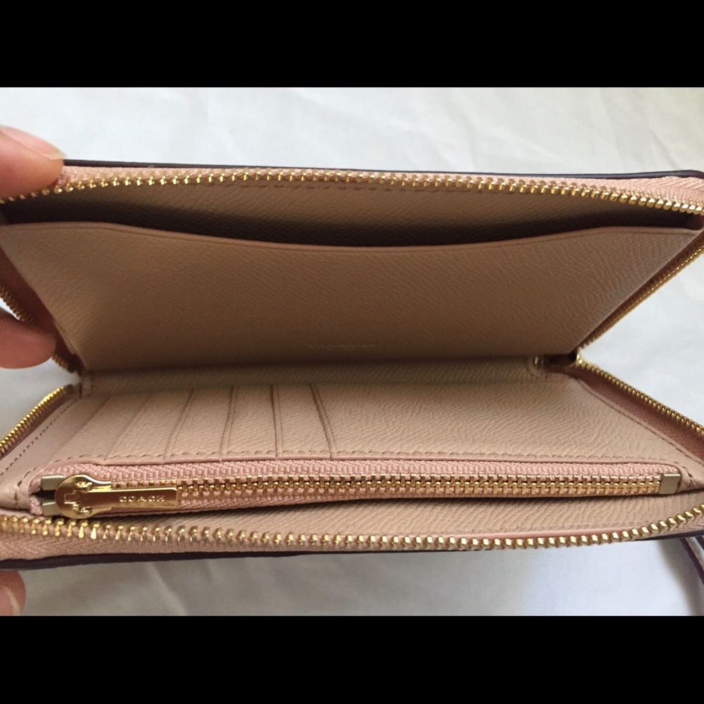 New with tag Coach Iphone /Phone holder wristlet - Picture 6 of 8